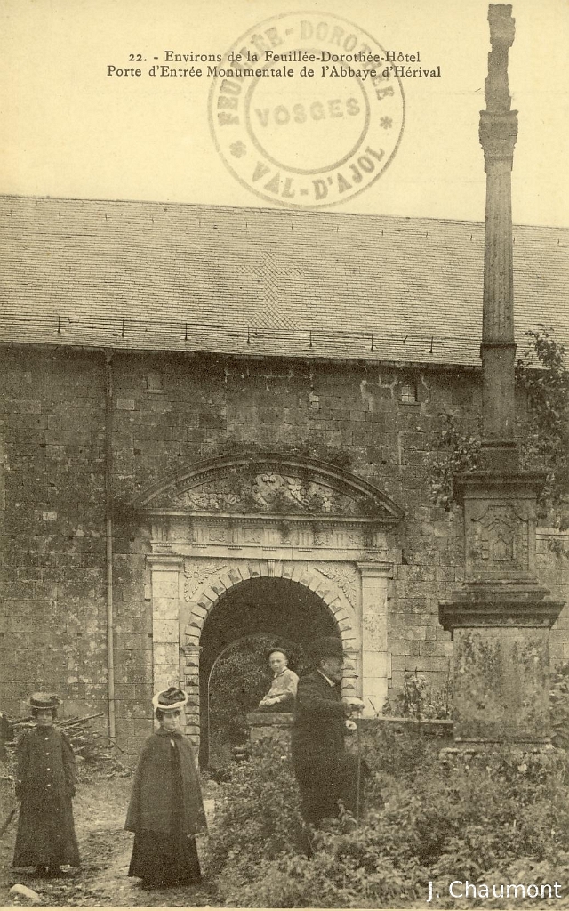 Environs de la Feuillée-Dorothée-Hôtel. - Porte d'Entrée de l'Abbaye d'Hérival.JPG